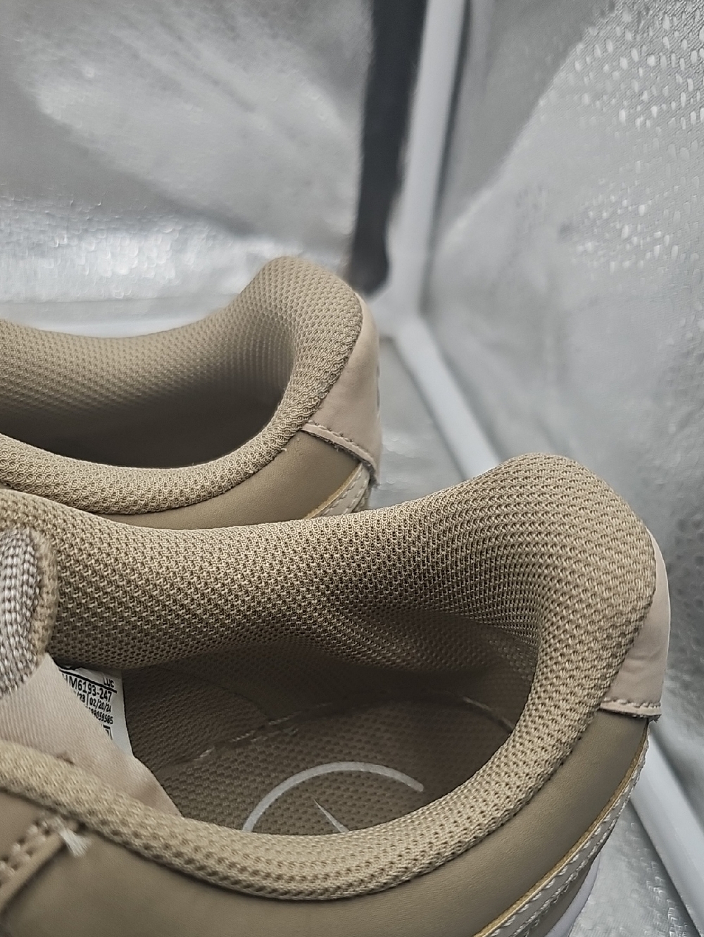 O  Mens Nike Tan And White Shoe - Picture 5 of 8